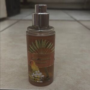 Bath & Body Works Gold and Orange Moisturizer